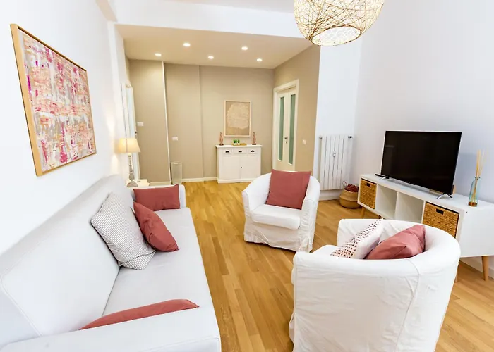 Noh Spacious Modern For 8 With 3 Bdr 2 Bathrooms
