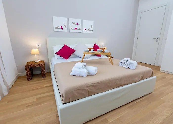Noh Spacious Modern For 8 With 3 Bdr 2 Bathrooms