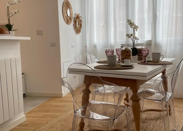 Noh Spacious Modern For 8 With 3 Bdr 2 Bathrooms Apartment